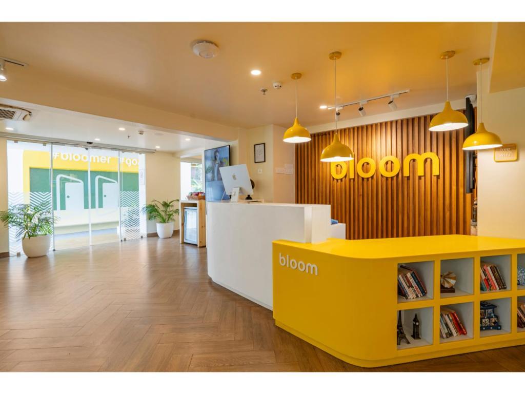 Bloom Hotel - Dona Paula Панаджі Екстер'єр фото
